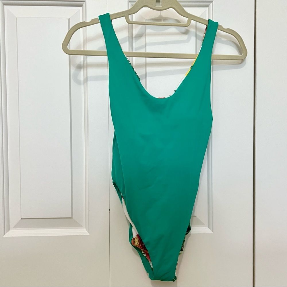 BECCA One Piece Reversible Swimsuit Palm Floral Multi and Solid Green Size Small - Picture 8 of 11